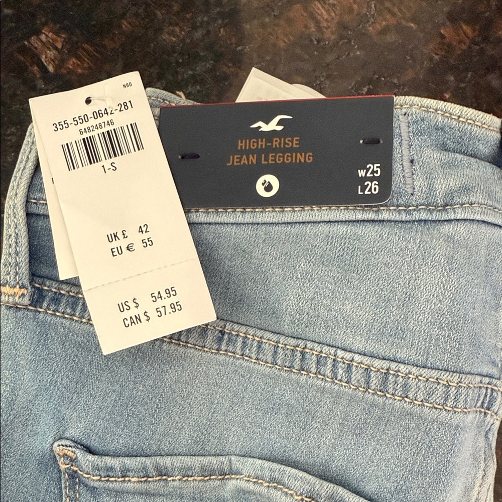 Hollister Women's Sky Blue High-Rise Jeans 1 Short